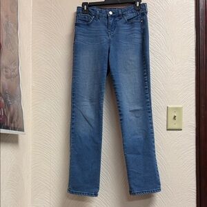 Gloria Vanderbilt Women's Straight-Leg Jeans in Medium Blue Wash